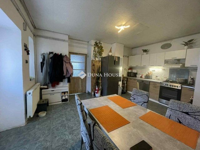 Eladó családi ház, Pusztavámon 37.9 M Ft, 2 szobás