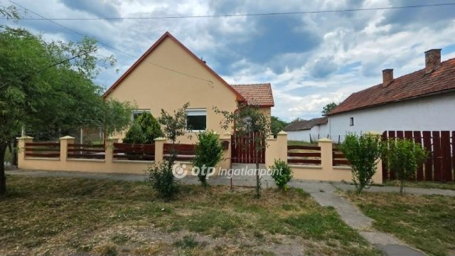 Eladó családi ház, Kabán 39.5 M Ft, 2 szobás