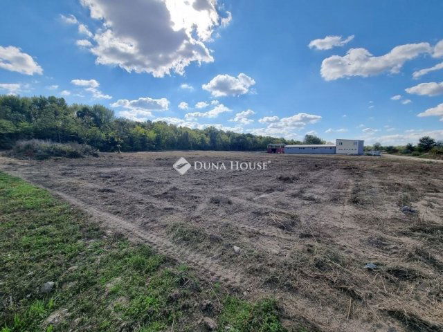 Eladó ipari ingatlan, Gárdonyban 39.9 M Ft / költözzbe.hu