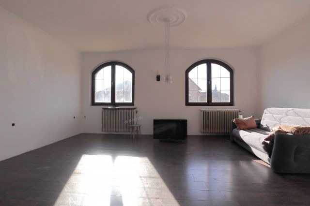 Eladó családi ház, Sándorfalván 110 M Ft, 5 szobás