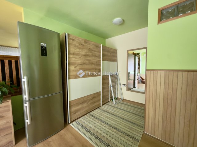 Eladó téglalakás, Érden 65 M Ft, 2 szobás