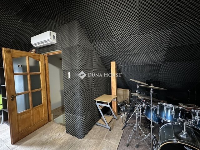 Eladó családi ház, Sárszentmihályon 155 M Ft, 6 szobás