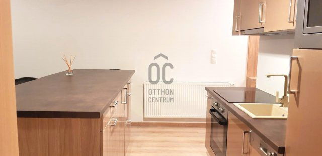 Eladó téglalakás, Siófokon 85 M Ft, 3 szobás