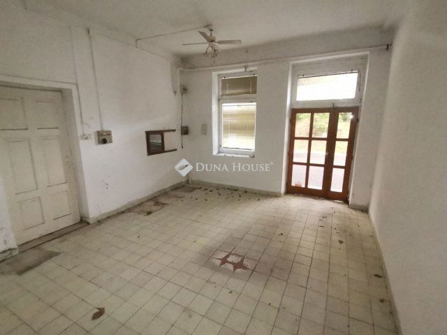 Eladó téglalakás, Balatonfűzfőn 54.9 M Ft, 3 szobás