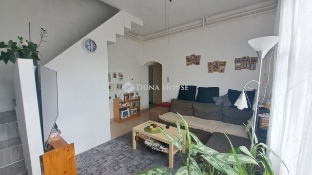 Eladó családi ház, Vecsésen 79.9 M Ft, 4 szobás