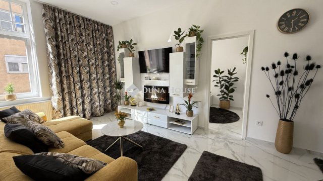 Eladó téglalakás, Budapesten, V. kerületben, Irányi utcában