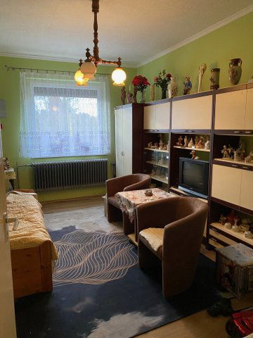 Eladó családi ház, Kónyon 71.99 M Ft, 5 szobás