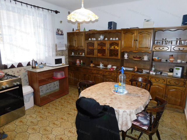 Eladó családi ház, Kaposváron 45 M Ft, 4+1 szobás