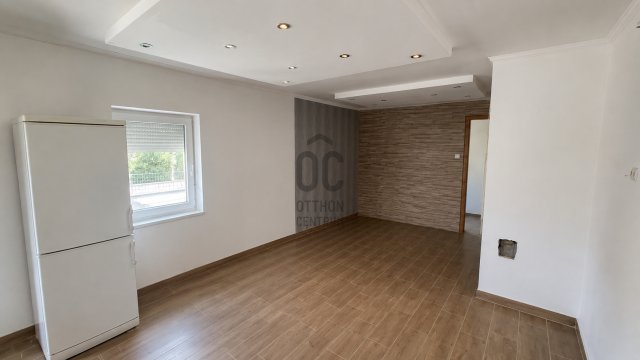 Eladó családi ház, Tápióságon 22.5 M Ft, 2 szobás