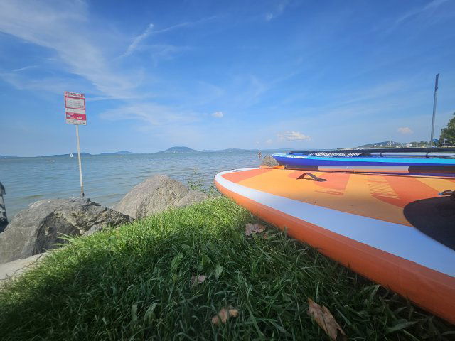 Eladó ikerház, Balatonfenyvesen 65 M Ft, 3 szobás