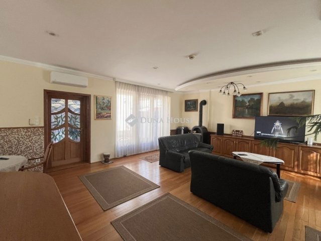 Eladó családi ház, Kecskeméten 195 M Ft, 5 szobás