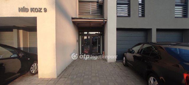 Eladó téglalakás, Debrecenben 93 M Ft, 2+1 szobás