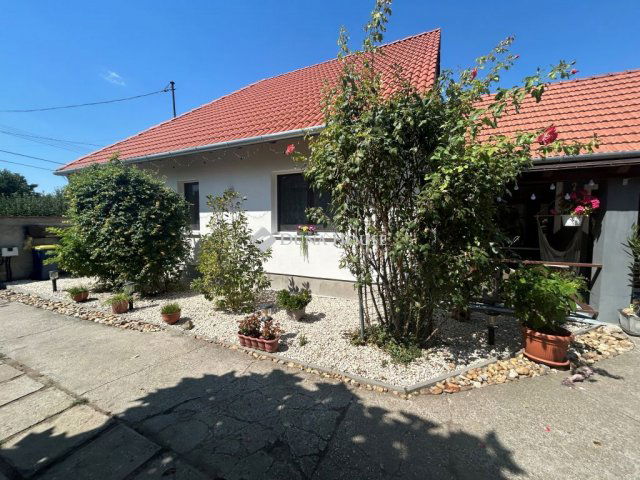 Eladó családi ház, Ceglédbercelen 61.5 M Ft, 3 szobás