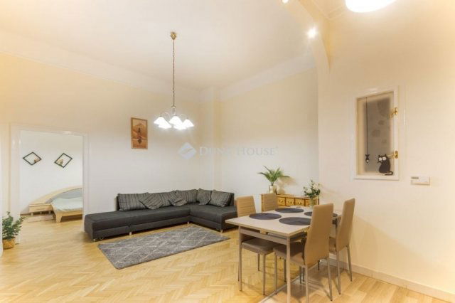 Eladó téglalakás, Budapesten, VII. kerületben 104.9 M Ft