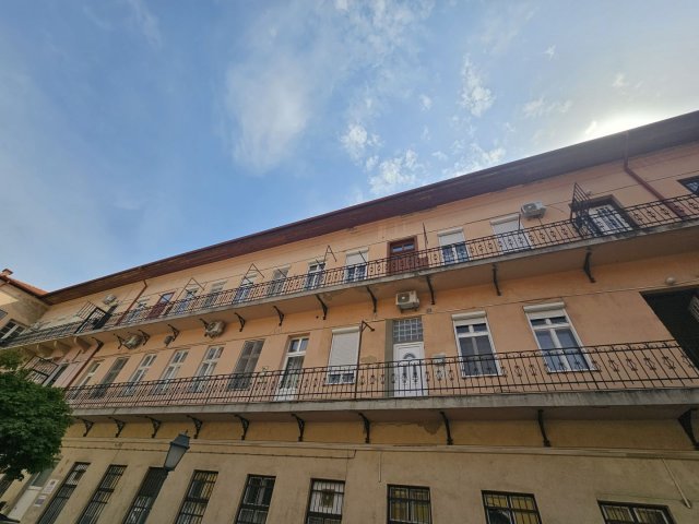 Eladó téglalakás, Debrecenben 75.9 M Ft, 4 szobás