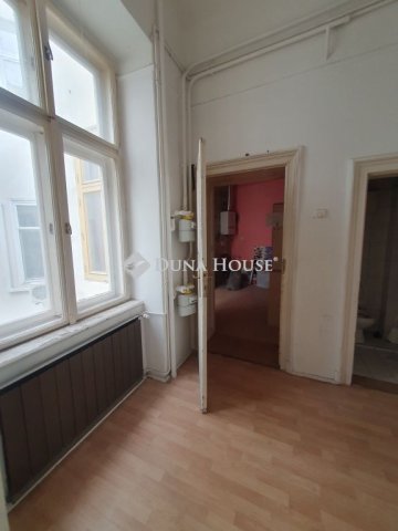Kiadó üzlethelyiség, Budapesten, VI. kerületben 600 E Ft / hó
