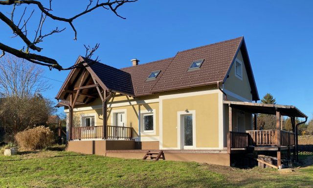 Eladó családi ház, Cserszegtomajon 95 M Ft, 4 szobás