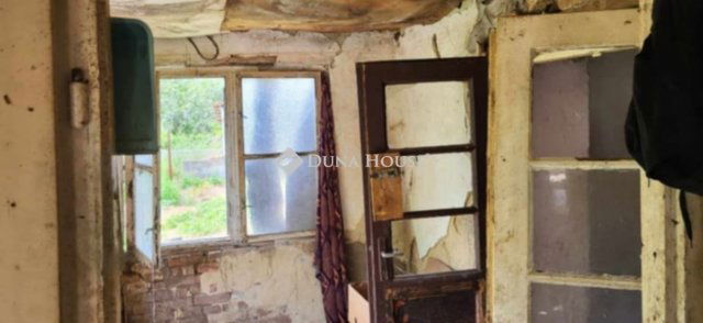 Eladó családi ház, Perkátán 10 M Ft, 1 szobás