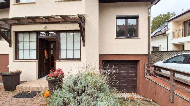 Eladó ikerház, Budapesten, IV. kerületben 184.9 M Ft, 5 szobás