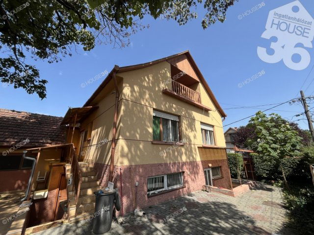 Eladó családi ház, Solton 59.9 M Ft, 5 szobás