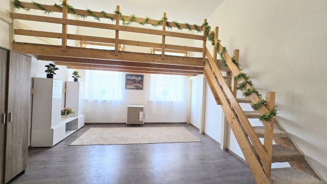 Eladó téglalakás, Budapesten, XV. kerületben, Irány utcában