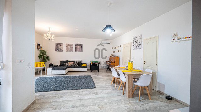 Eladó családi ház, Szekszárdon 129.9 M Ft, 5 szobás