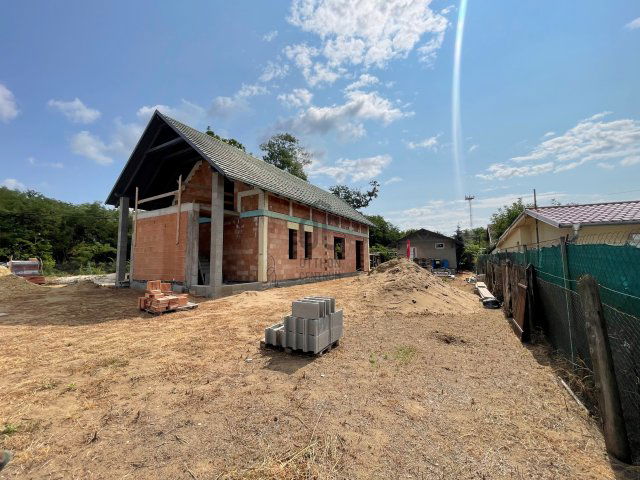 Eladó családi ház, Fóton 119 M Ft, 5 szobás