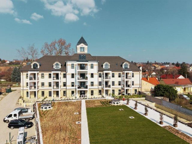 Eladó téglalakás, Balatonkenesén 119.5 M Ft, 3 szobás