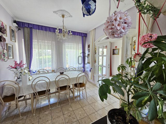 Eladó családi ház, Bükön 260 M Ft, 9 szobás