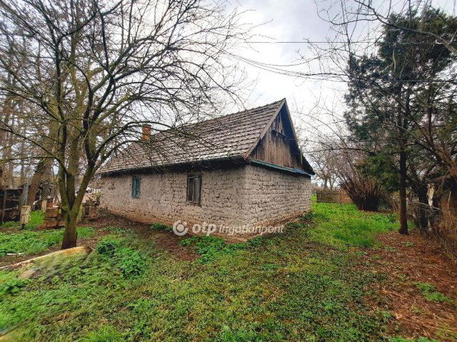 Eladó családi ház, Szolnokon 19.99 M Ft, 3 szobás