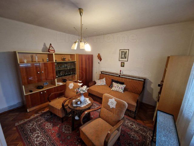 Eladó családi ház, Polgárdin 38.9 M Ft, 9 szobás