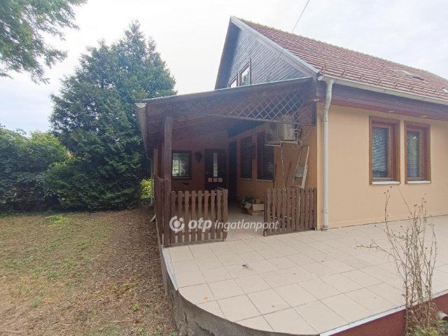 Eladó családi ház, Szigetszentmiklóson 94.9 M Ft, 5+1 szobás