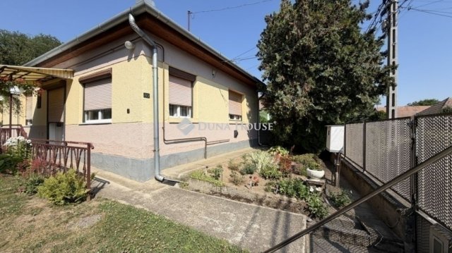 Eladó családi ház, Sülysápon 53 M Ft, 4 szobás
