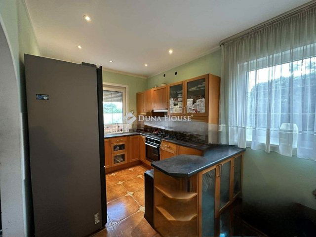Eladó családi ház, Budaörsön 160 M Ft, 5+1 szobás