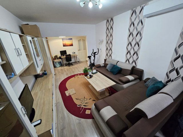 Eladó panellakás, Szegeden 57 M Ft, 2 szobás