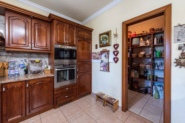 Eladó családi ház, Nyíregyházán 250 M Ft, 4 szobás