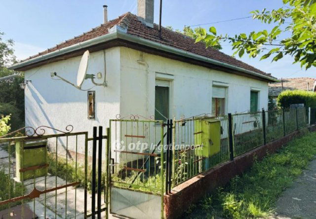 Eladó családi ház, Sarkadon 6.5 M Ft, 1 szobás