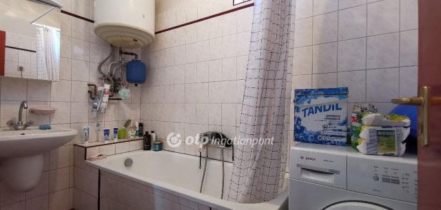 Eladó családi ház, Káptalantótin 76.915 M Ft, 4+1 szobás