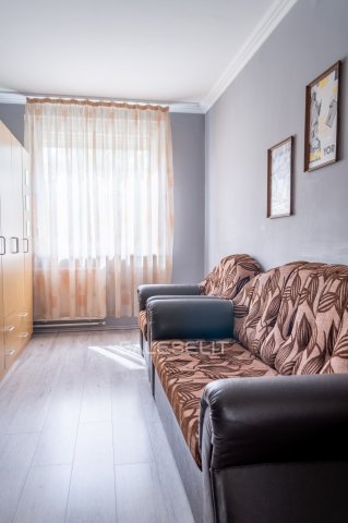 Eladó panellakás, Debrecenben 68 M Ft, 3 szobás
