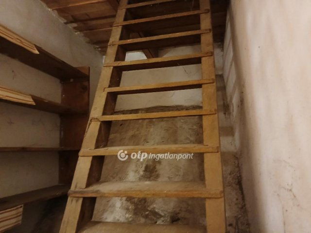 Eladó családi ház, Karácsondon 23.5 M Ft, 4 szobás