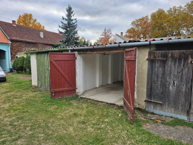 Kiadó garázs, Kaposváron, Gróf Apponyi Albert utcában, 1 szobás