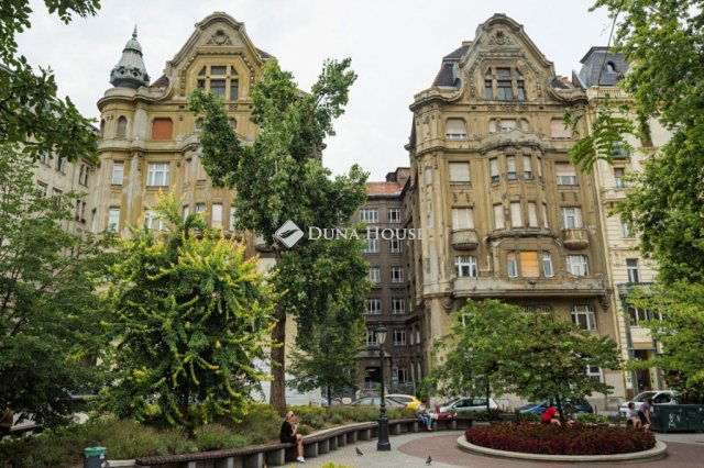 Eladó téglalakás, Budapesten, V. kerületben 363 M Ft, 3 szobás