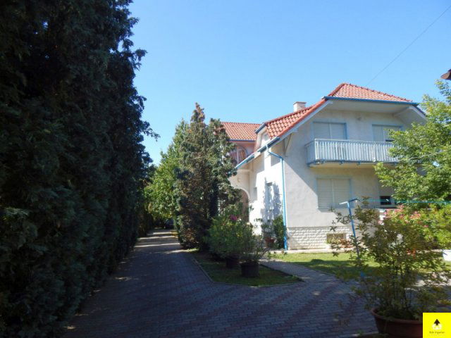 Eladó családi ház, Bükön 80.9 M Ft, 16 szobás