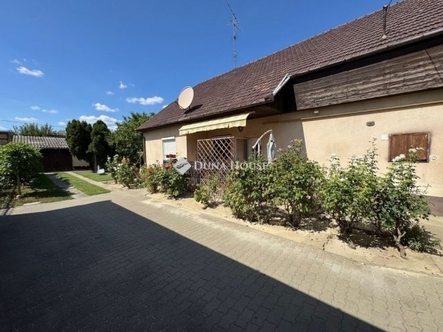 Eladó családi ház, Kecskeméten 69.9 M Ft, 4 szobás