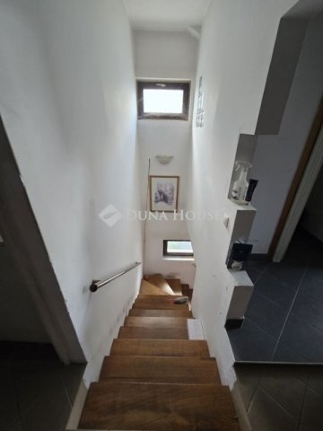 Eladó családi ház, Budapesten, XVI. kerületben 109.9 M Ft