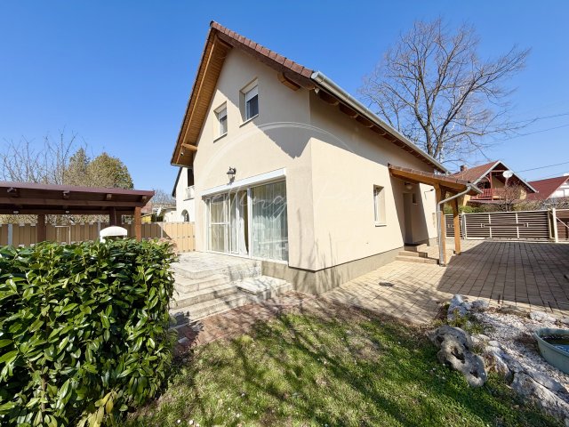 Eladó családi ház, Mohácson 89.9 M Ft, 4 szobás