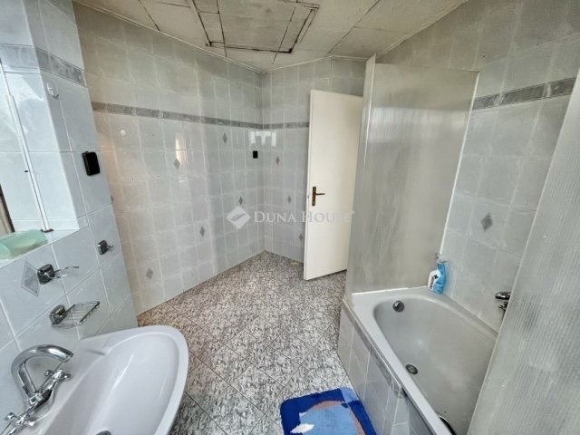 Eladó ikerház, Budapesten, XVIII. kerületben 97 M Ft, 4 szobás