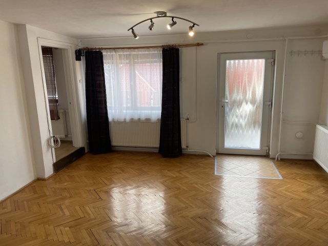 Kiadó téglalakás, albérlet, Egerben 145 E Ft / hó, 2 szobás