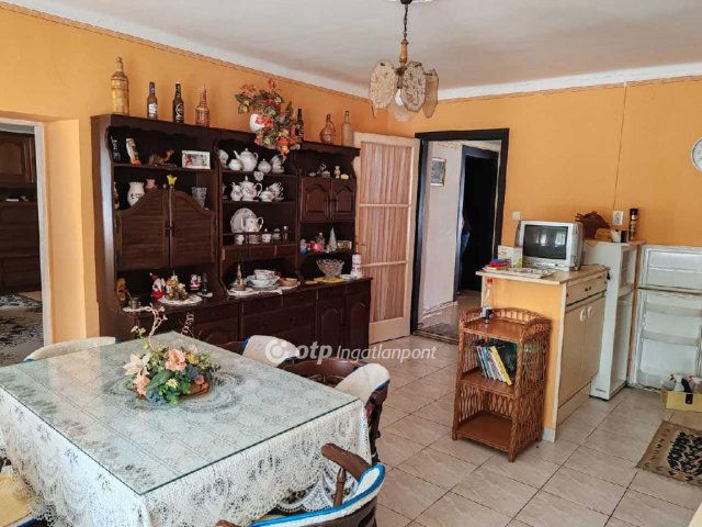 Eladó családi ház, Kunszentmártonban 20.99 M Ft, 3+1 szobás