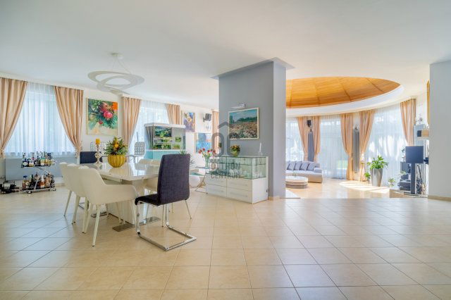 Eladó családi ház, Pátyon 278 M Ft, 6 szobás